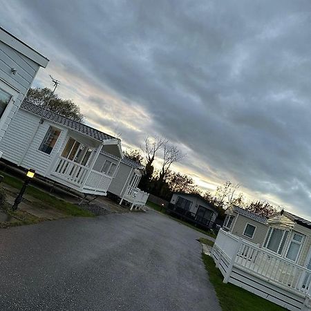 Luxurious 6 Berth Swift Bordeaux On Lyons Robin Hood Rhyl Villa Meliden Eksteriør billede